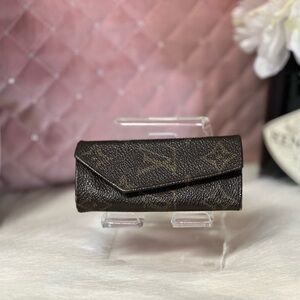 VINTAGE AUTHENTIC LOUIS VUITTON MONOGRAM MULTICLES FOUR RING KEY CASE